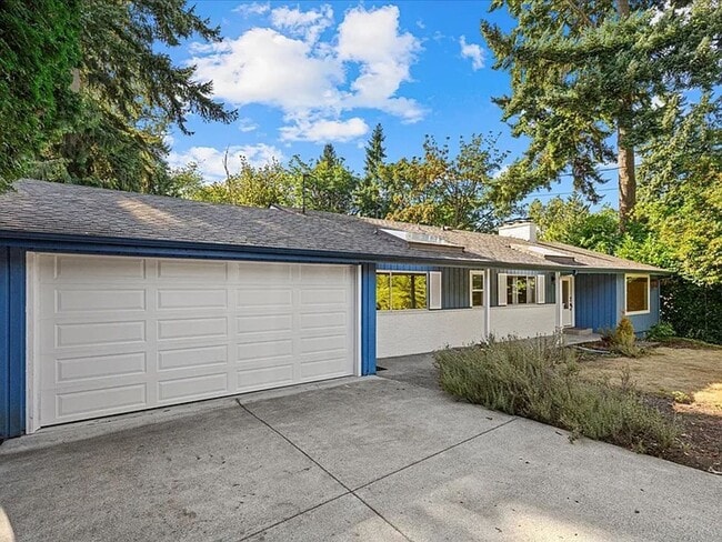 Bellevue Home in Bellevue, WA - Building Photo - Building Photo