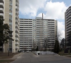 45 & 55 Oakmount Rd in Toronto, ON - Building Photo - Building Photo