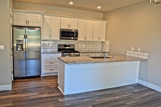 6918 Delaney Ln NE in Lacey, WA - Foto de edificio - Building Photo