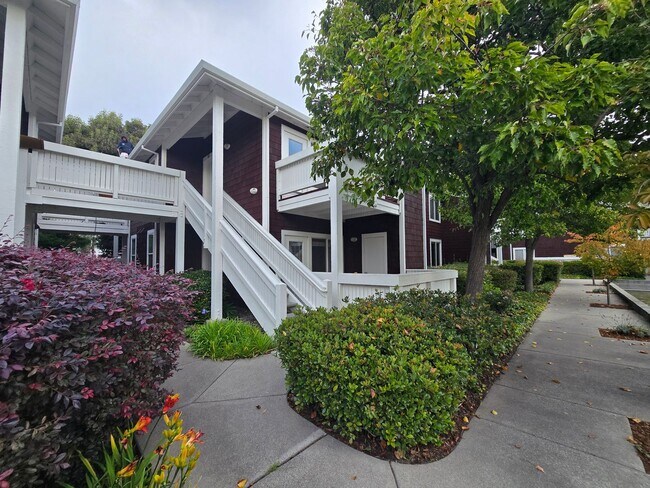 161 Marina Lakes Dr in Richmond, CA - Building Photo - Building Photo
