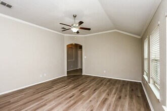 900 W Bend Blvd in Burleson, TX - Building Photo - Building Photo