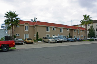 Swift Ave Apartments in San Diego, CA - Building Photo - Building Photo