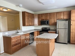 2064 Lockwood Dr in Charlottesville, VA - Building Photo - Building Photo