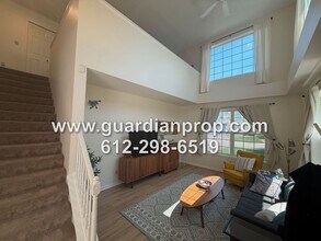 1903 Bluestem Ln in Shoreview, MN - Building Photo - Building Photo