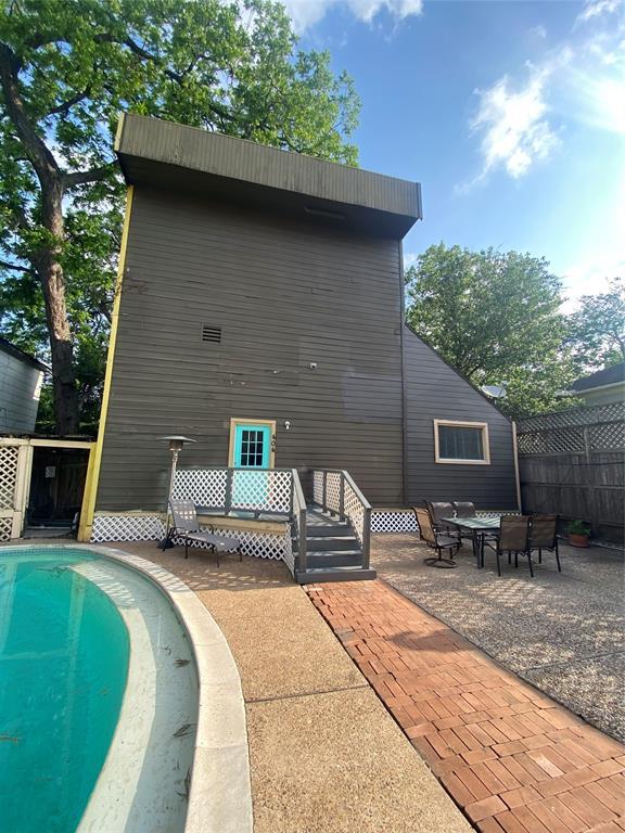 property at 404 Hawthorne St