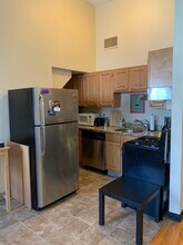 17 Leeds St, Unit 1 in Boston, MA - Foto de edificio - Building Photo