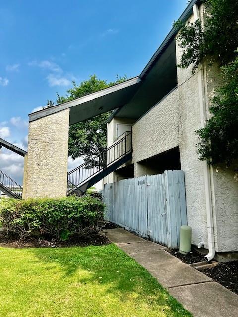 property at 7313 Gulf Fwy