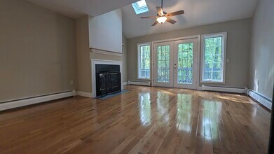 1465 Hooksett Rd in Hooksett, NH - Building Photo - Building Photo