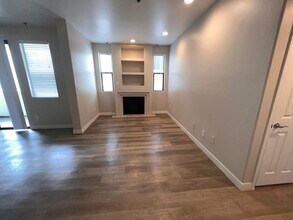 4623 Willis Ave, Unit 105 in Los Angeles, CA - Foto de edificio - Building Photo