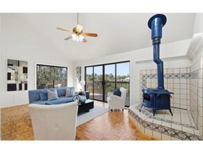 2734 Summit Dr in Hillsborough, CA - Building Photo - Building Photo