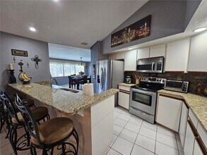 2210 Bayou Dr in Holiday, FL - Foto de edificio - Building Photo