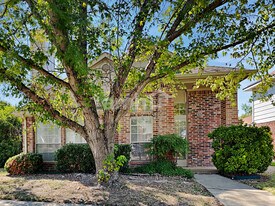 830 Greenridge Dr in Arlington, TX - Building Photo