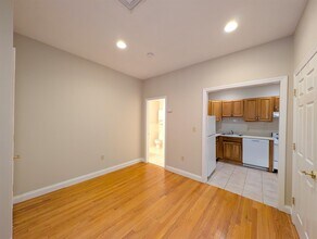 454 Green St, Unit 3 in Cambridge, MA - Building Photo - Building Photo