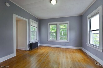 35 Montrose Ave in Verona, NJ - Foto de edificio - Building Photo