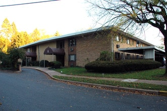 Scottsdale Apartments in Harrisburg, PA - Foto de edificio - Building Photo