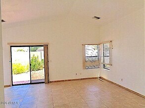 4725 E Brown Rd in Mesa, AZ - Building Photo - Building Photo