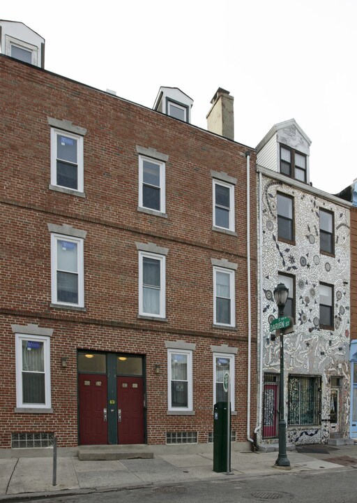 824 South St in Philadelphia, PA - Building Photo