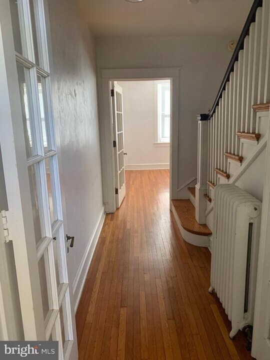 100 S Valley Rd in Paoli, PA - Building Photo