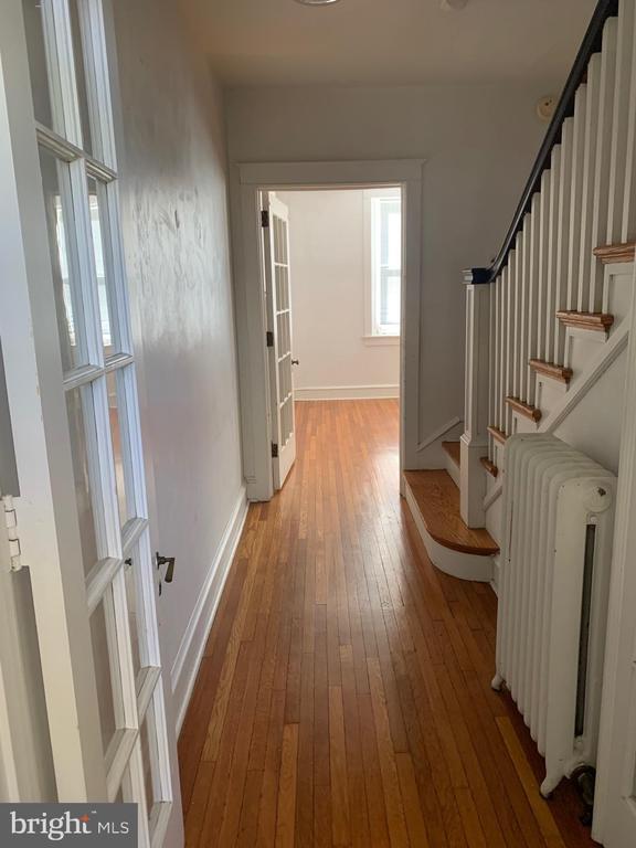 property at 100 S Valley Rd