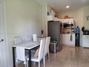 211xx SW 92nd Ct in Miami, FL - Building Photo - Building Photo