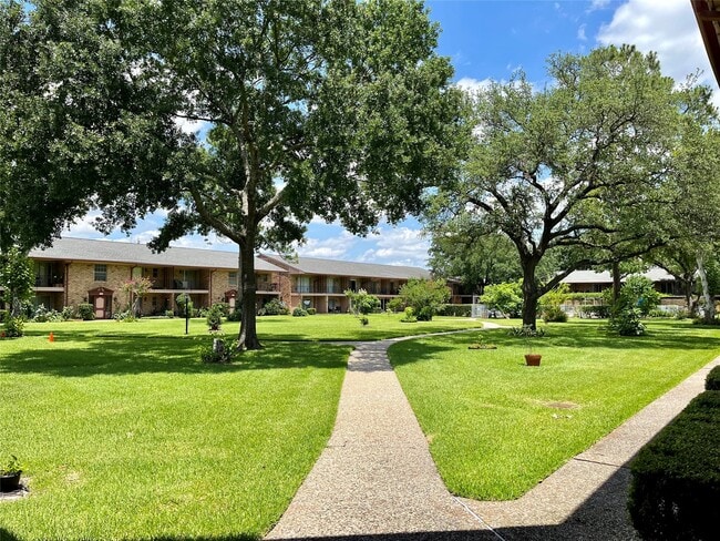 property at 7600 Burgoyne Rd