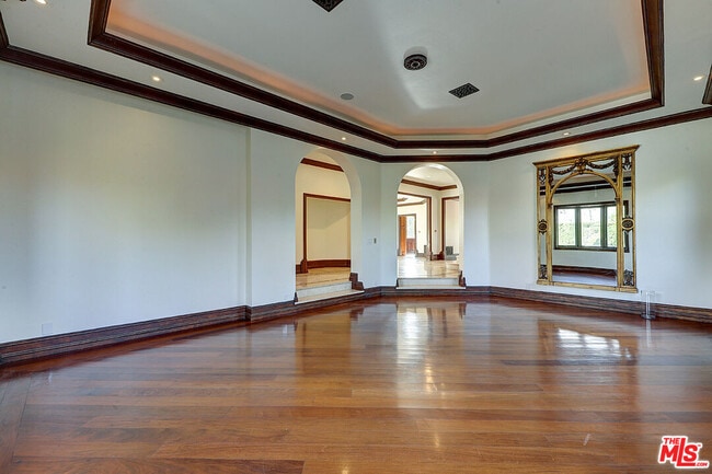 209 S Anita Ave in Los Angeles, CA - Building Photo - Building Photo