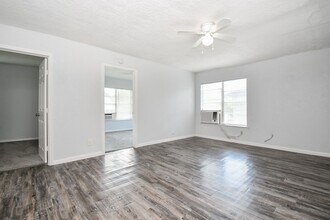 941 Lucky St in Houston, TX - Building Photo - Building Photo