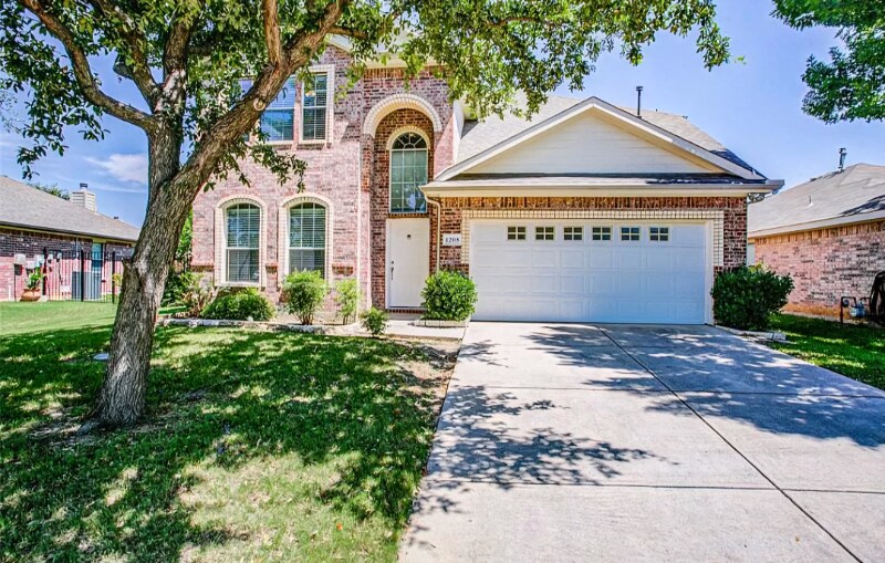 1208 Shamrock Dr in Flower Mound, TX - Building Photo