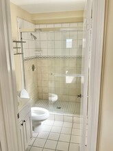 204 Seaview St in Manhattan Beach, CA - Building Photo - Building Photo