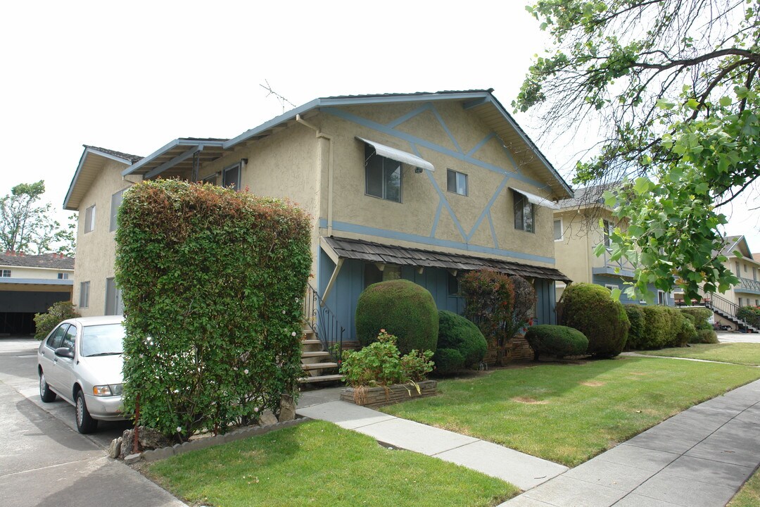 512 Troy Dr in San Jose, CA - Foto de edificio