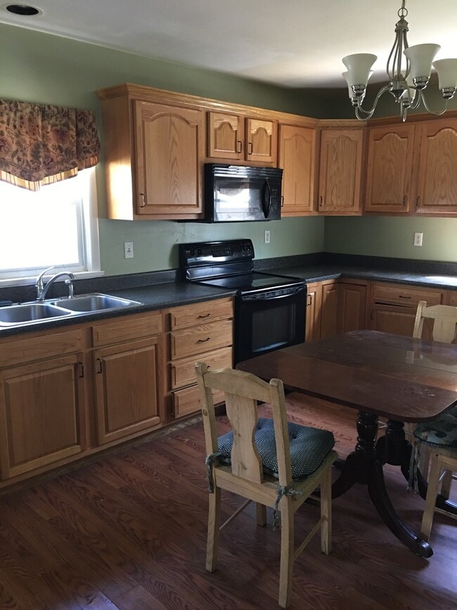 302 18th St in Dunbar, WV - Building Photo - Building Photo