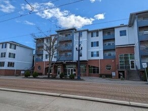160 SE Washington St in Hillsboro, OR - Building Photo - Building Photo