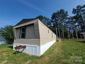 Sophie's Court Mobile Home Park in Dallas, NC - Building Photo - Building Photo