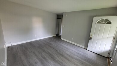 9425 Rochelle Dr in Indianapolis, IN - Building Photo - Building Photo