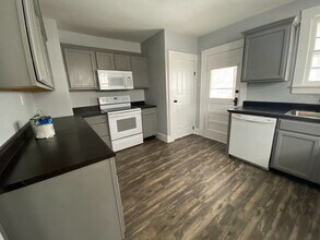 1020 E Delmar St in Springfield, MO - Building Photo - Building Photo