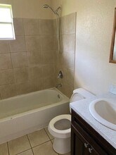 5109 Clover St-Unit -B in Houston, TX - Building Photo - Building Photo