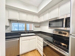 3614 Montrose Blvd in Houston, TX - Foto de edificio - Building Photo