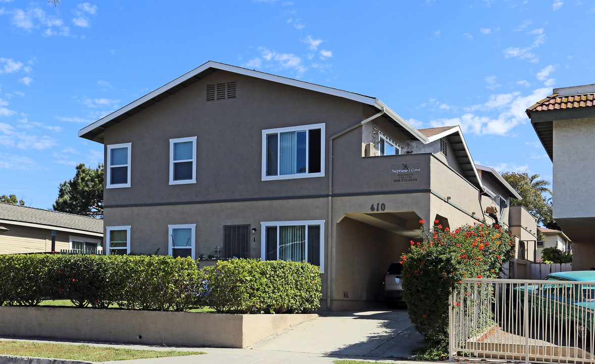 Neptune's Cove in Oceanside, CA - Foto de edificio