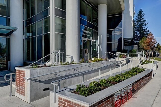 13308 Central Ave in Surrey, BC - Building Photo - Building Photo