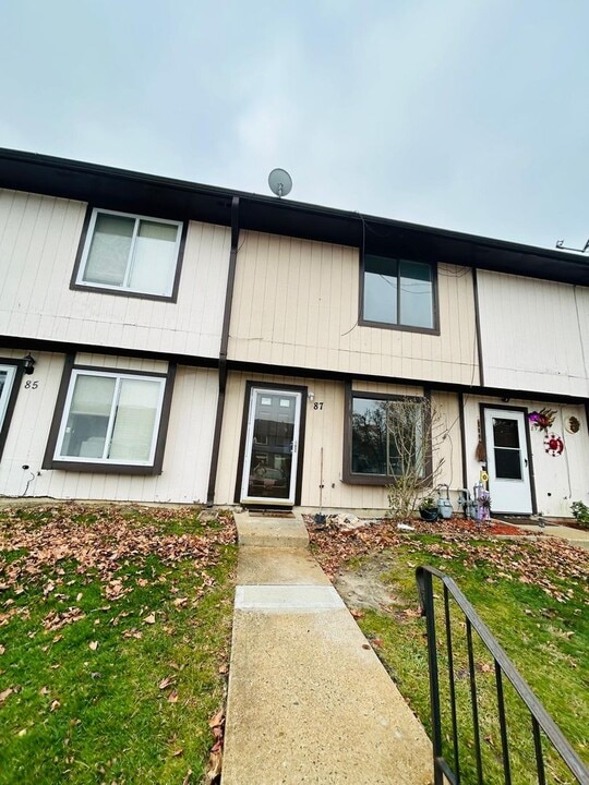 87 Creek Rd in Brick, NJ - Building Photo
