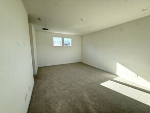 696 Metric Rd in San Marcos, CA - Building Photo - Building Photo
