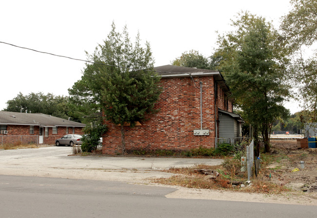 4013 W Montague Ave in North Charleston, SC - Building Photo - Building Photo