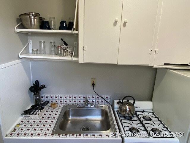 72 Revere St, Unit 4F in Boston, MA - Building Photo - Building Photo