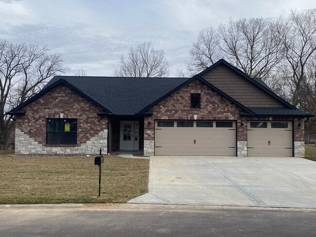 property at 114 Hampton Dr