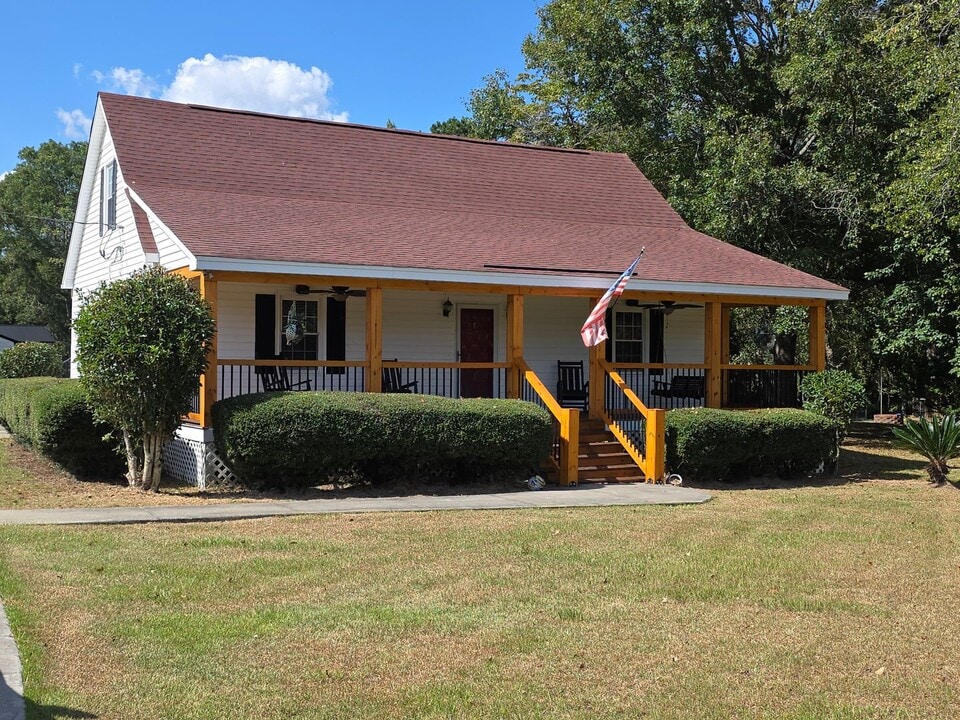 394 Mack Rd in Cordova, SC - Foto de edificio