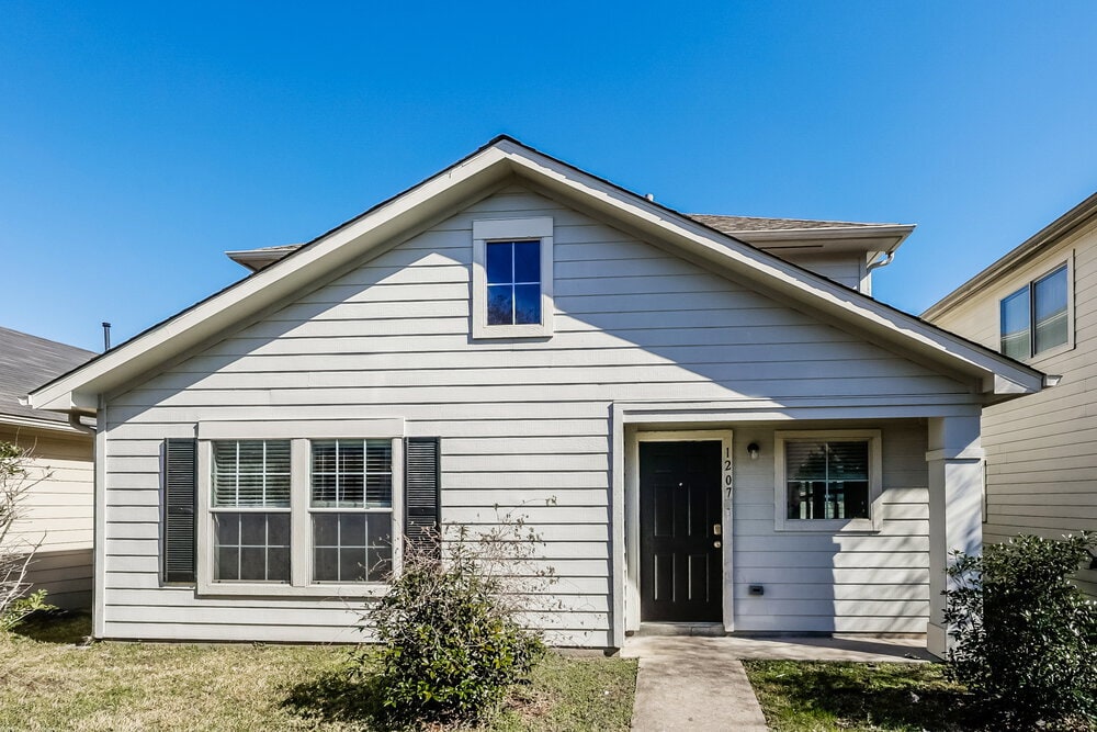 1207 Verde Trails Dr in Houston, TX - Building Photo