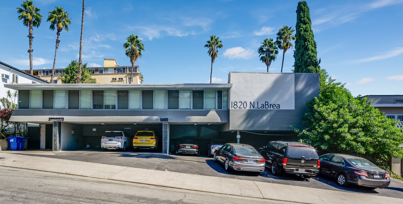 La Brea Apartments in Los Angeles, CA - Foto de edificio