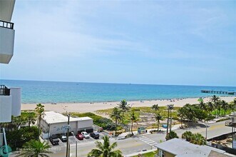 525 N Ocean Blvd in Pompano Beach, FL - Building Photo - Building Photo