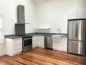 247 Athol Ave in Oakland, CA - Building Photo - Building Photo