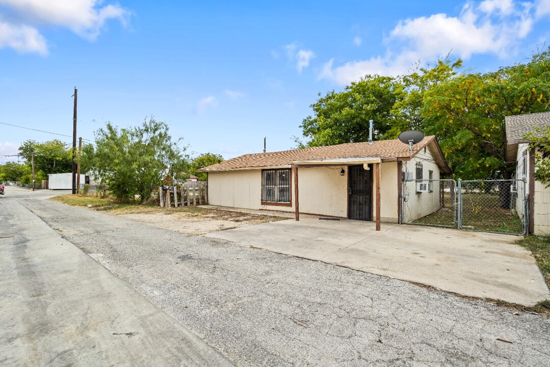 414 Garnett in San Antonio, TX - Building Photo